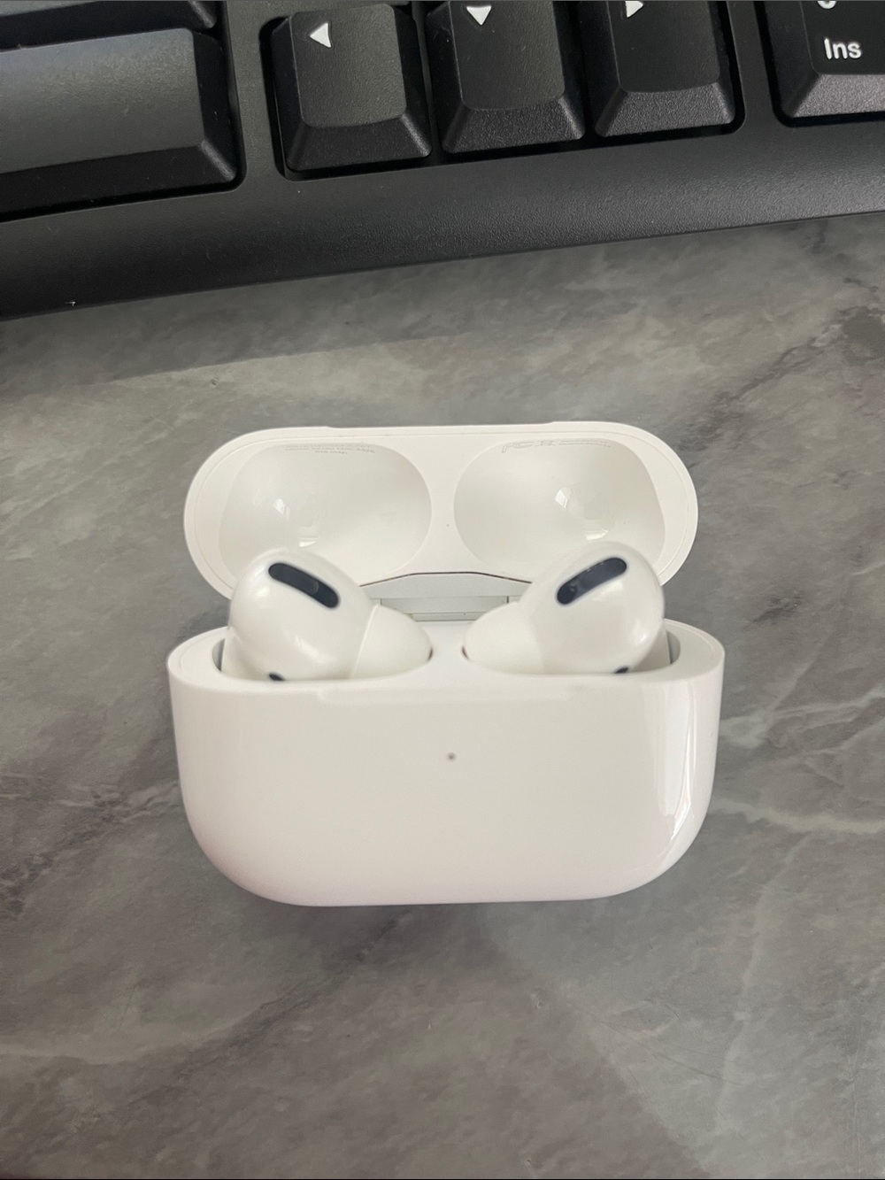 Apple White AirPods Pro 3